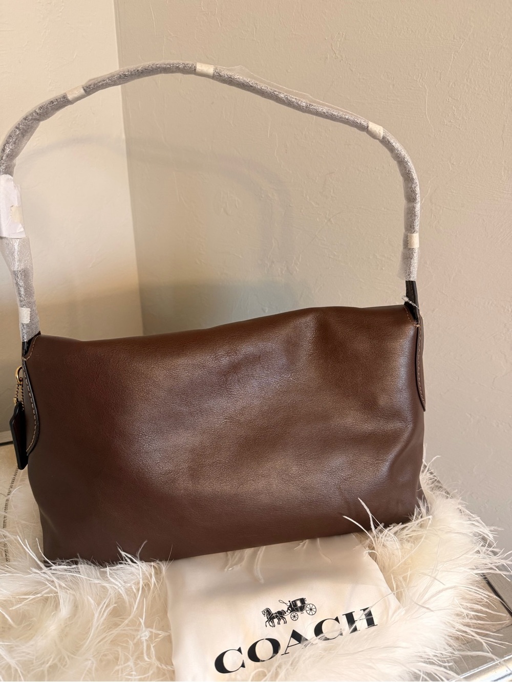 Coach Chelsea Shoulder Bag 36 in Maple - Picture 2 of 10